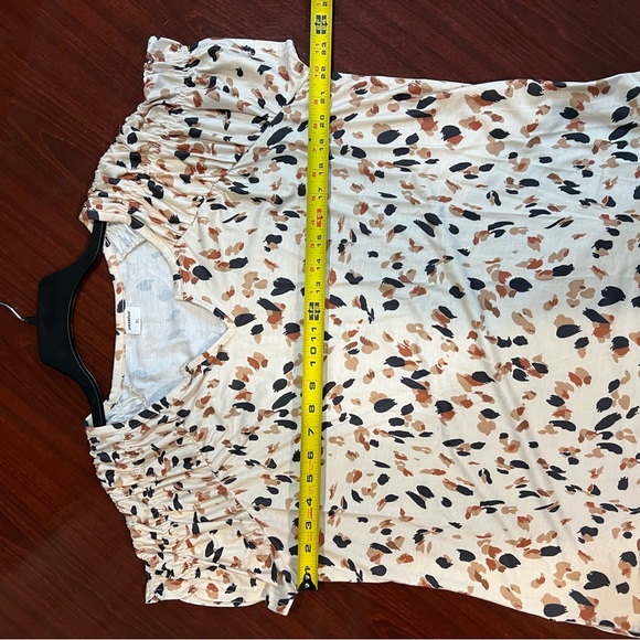 Whimsical Xieerduo Women's Abstract Artsy Short Sleeve Top with Ruching size XL - Picture 10 of 10